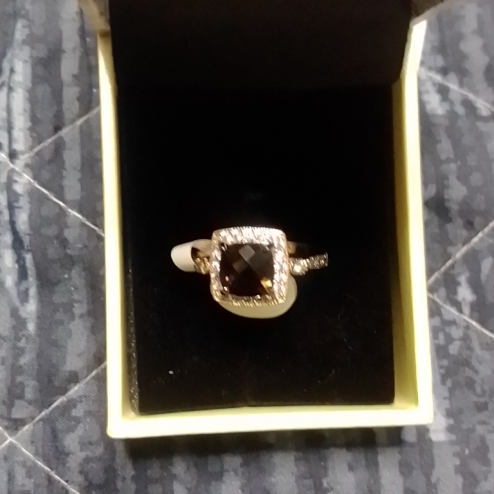 Ring - Picture 2 of 6